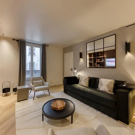 Apartment Les Reflets Des Martyrs I 3ch I 2sdb I Clim Paris
