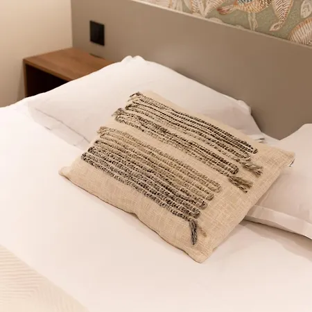 Les Reflets Des Martyrs I 3ch I 2sdb I Clim * Paris